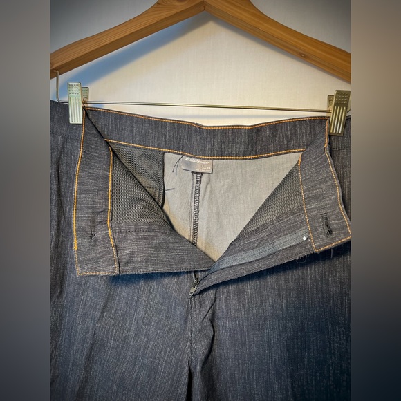 Eddie Bauer Men’s Hybrid shorts - Picture 3 of 3